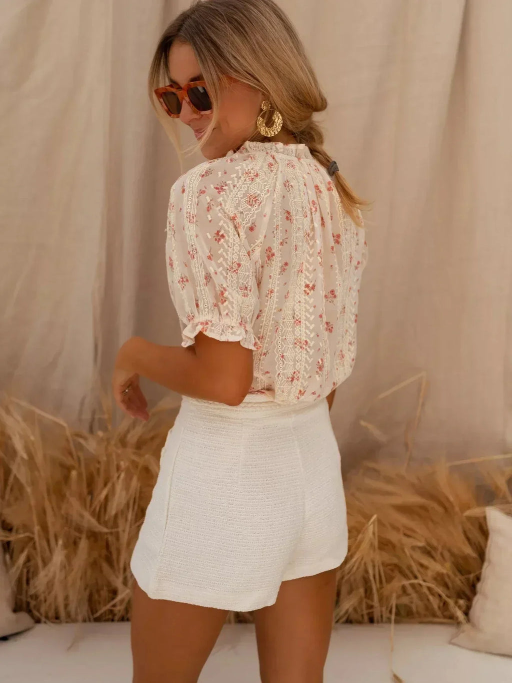 Blusa floral con encanto veraniego